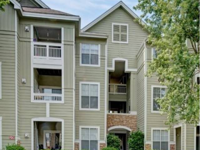 The Greens at Tryon Apartments | 2805 Par Dr, Raleigh, NC 27603, USA | Phone: (919) 772-9021