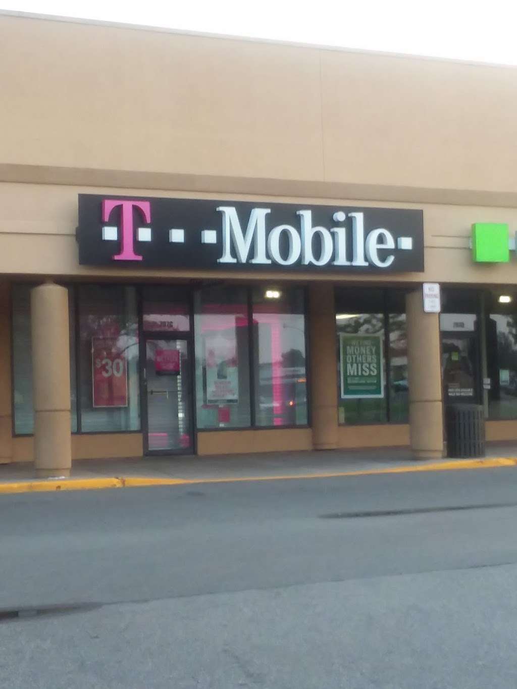 T-Mobile | 797 Peoria St Ste C, Aurora, CO 80011 | Phone: (303) 364-3337