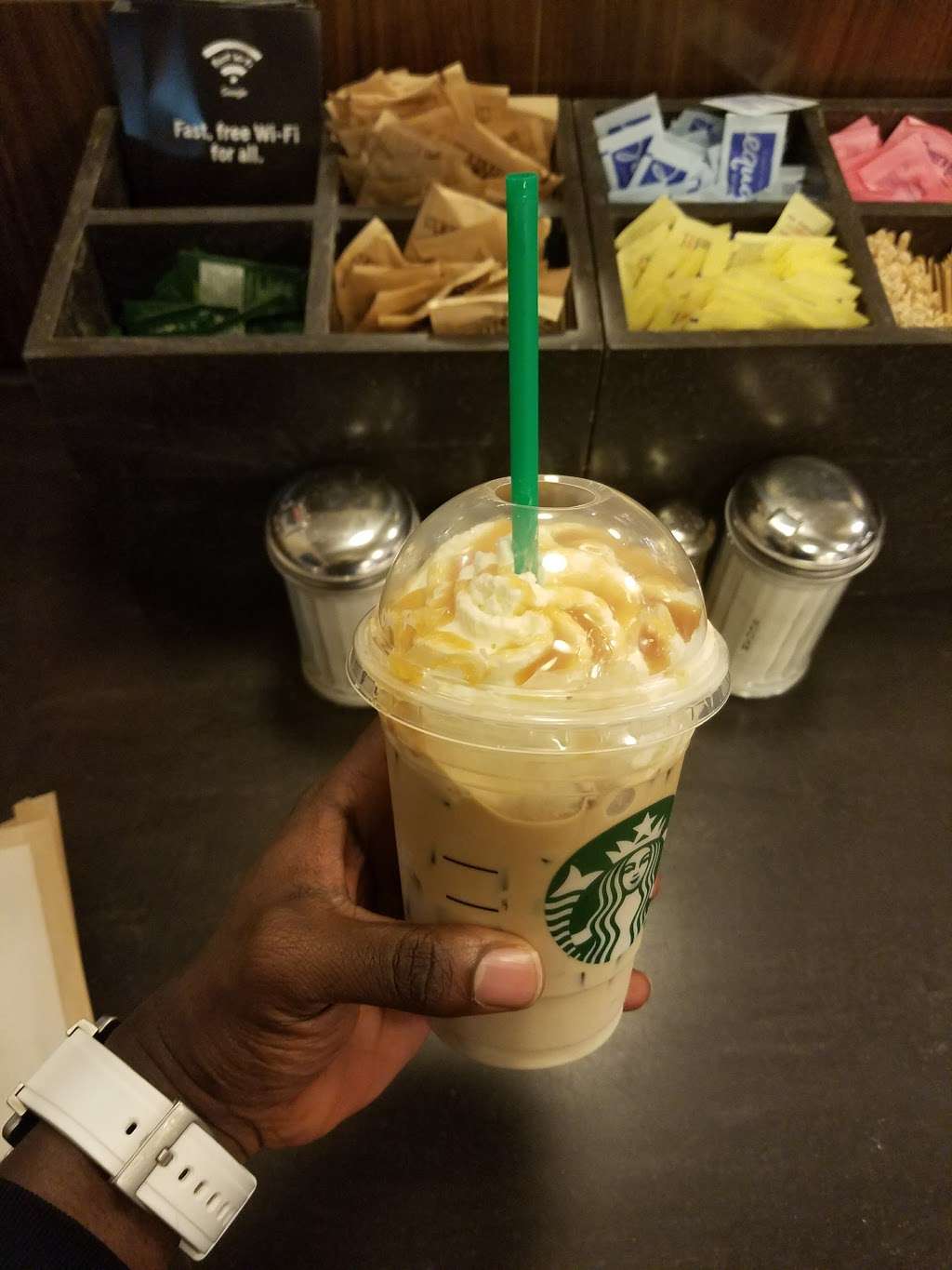 Starbucks | 1149 Old Country Rd, Westbury, NY 11590, USA | Phone: (516) 338-8711