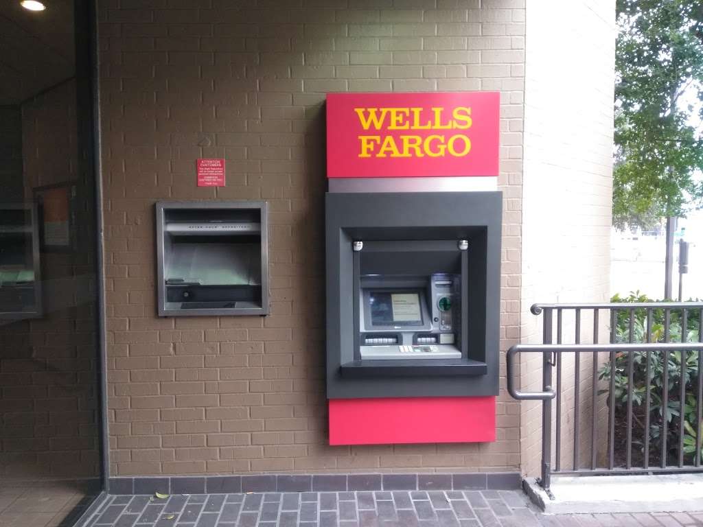 Wells Fargo ATM | Houston, TX 77060, USA