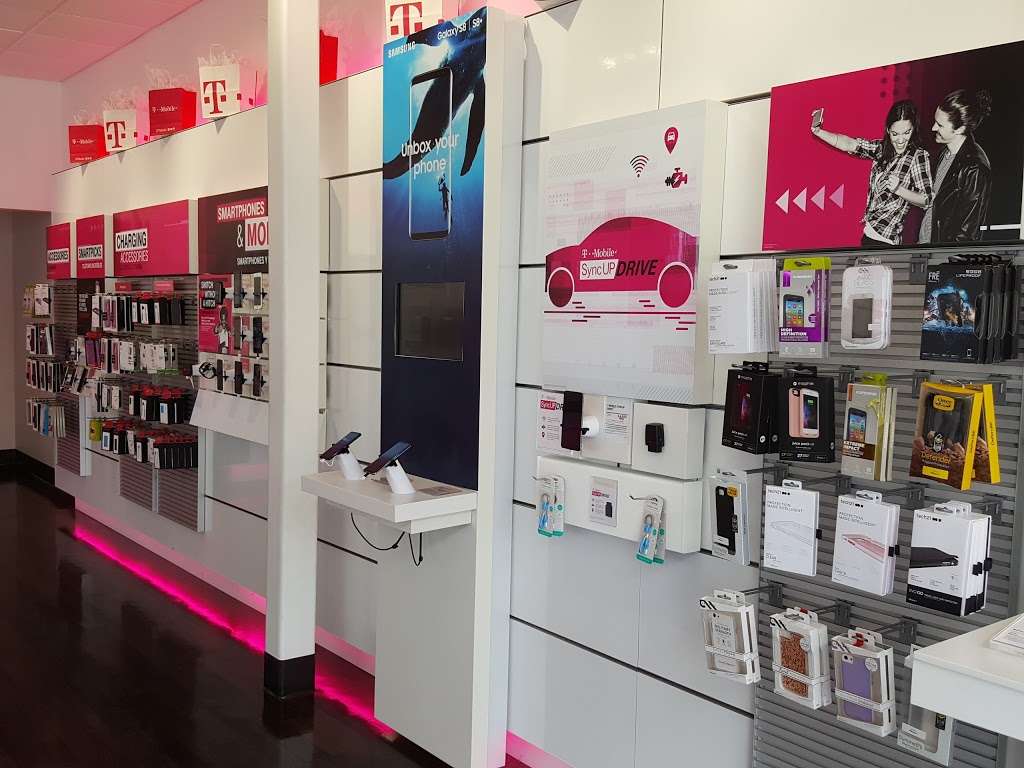 T-Mobile | 3003 North George Bush Freeway, Suite 200, Garland, TX 75040, USA | Phone: (972) 495-3417