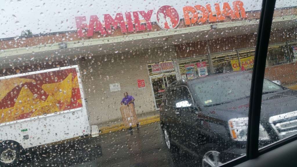 Family Dollar 6818 Riverdale Rd Riverdale Park Md 20737 Usa