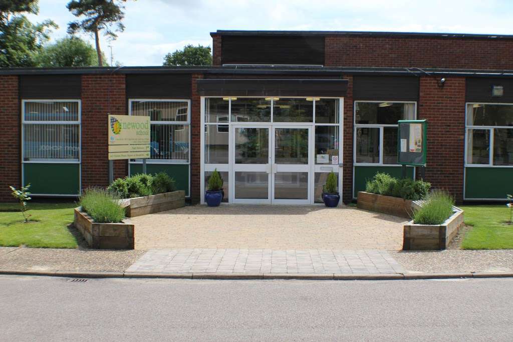 Pinewood School | Pinewood School, Hoe Ln, Ware SG12 9PG, UK | Phone: 01920 412211