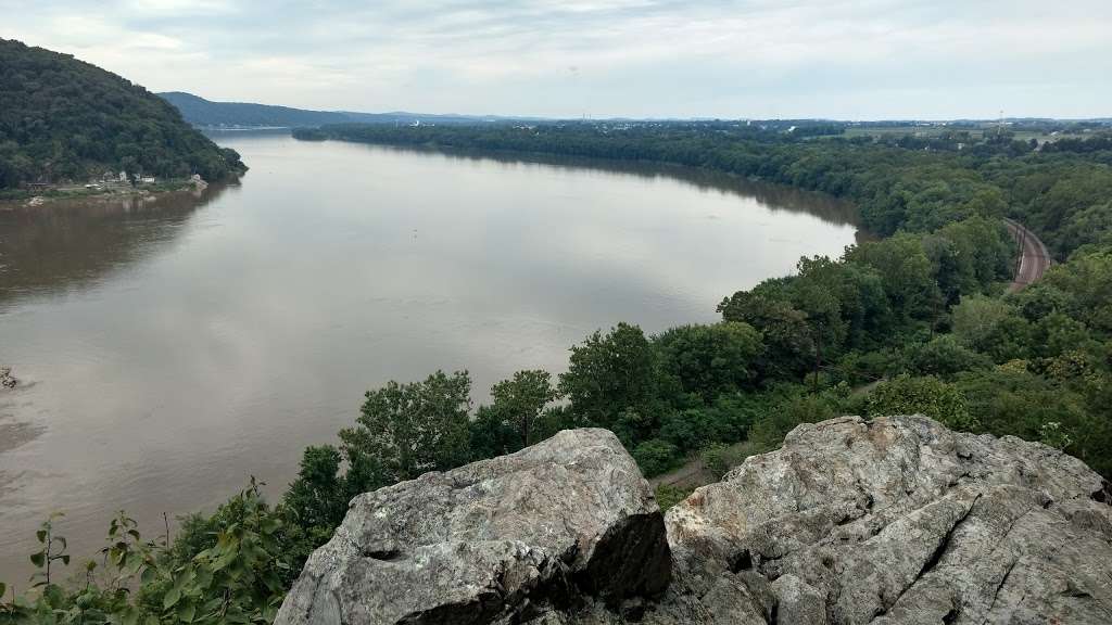 Chickies Rock County Park Main Overlook Parking Lot | 880 Chickies Hill Rd, Columbia, PA 17512, USA | Phone: (717) 299-8220