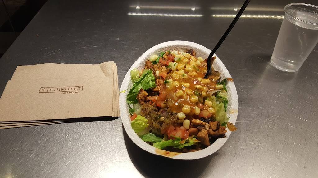 Chipotle Mexican Grill | 4861 McKnight Rd, Pittsburgh, PA 15237, USA | Phone: (412) 367-4902