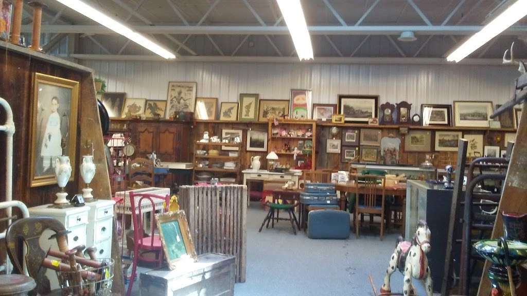 Hancock Antique Mall & Indoor Flea Market | 266 N Pennsylvania Ave, Hancock, MD 21750, USA | Phone: (301) 678-5959