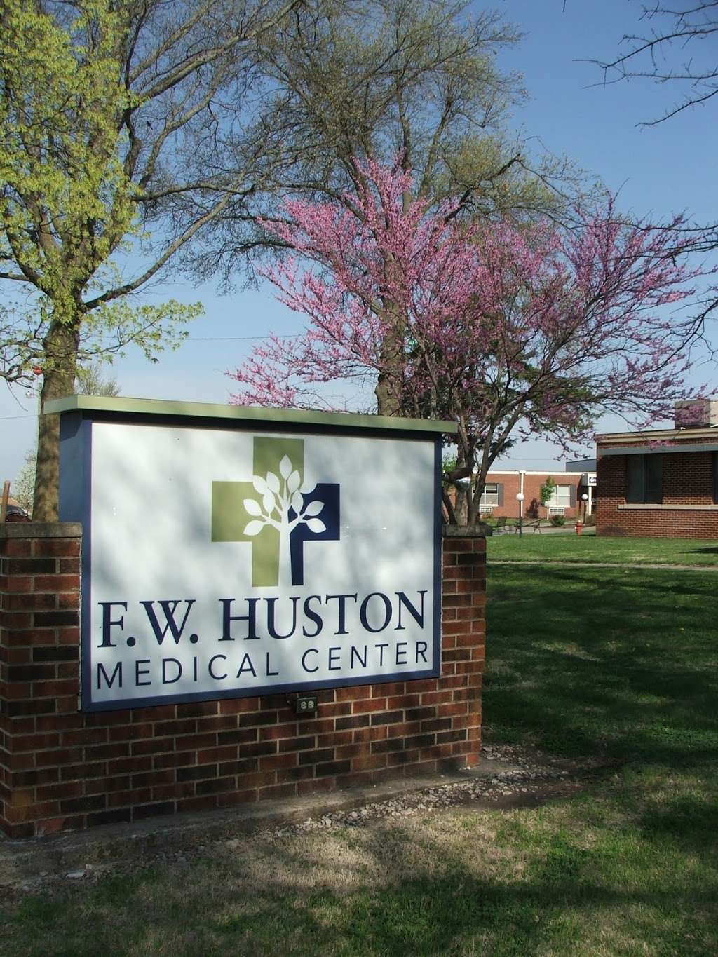 F.W. Huston Medical Center | 408 Delaware Winchester KS, Winchester, KS 66097, USA | Phone: (844) 536-9449