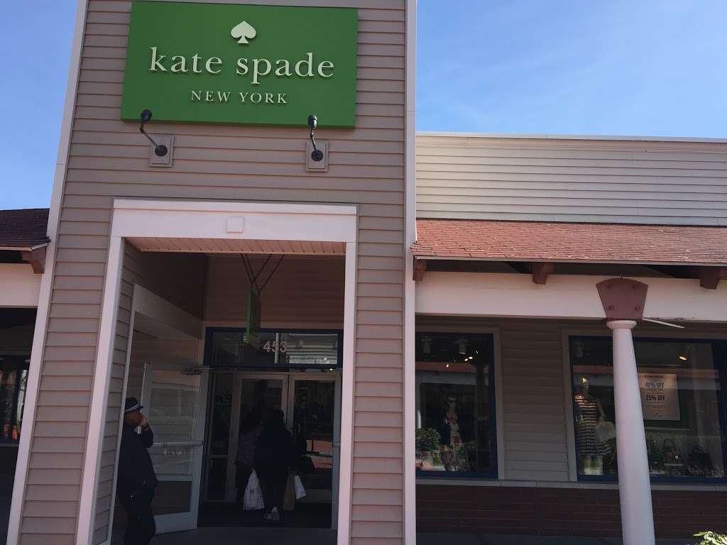 kate spade new york - 1 Outlet Blvd, Wrentham, MA 02093