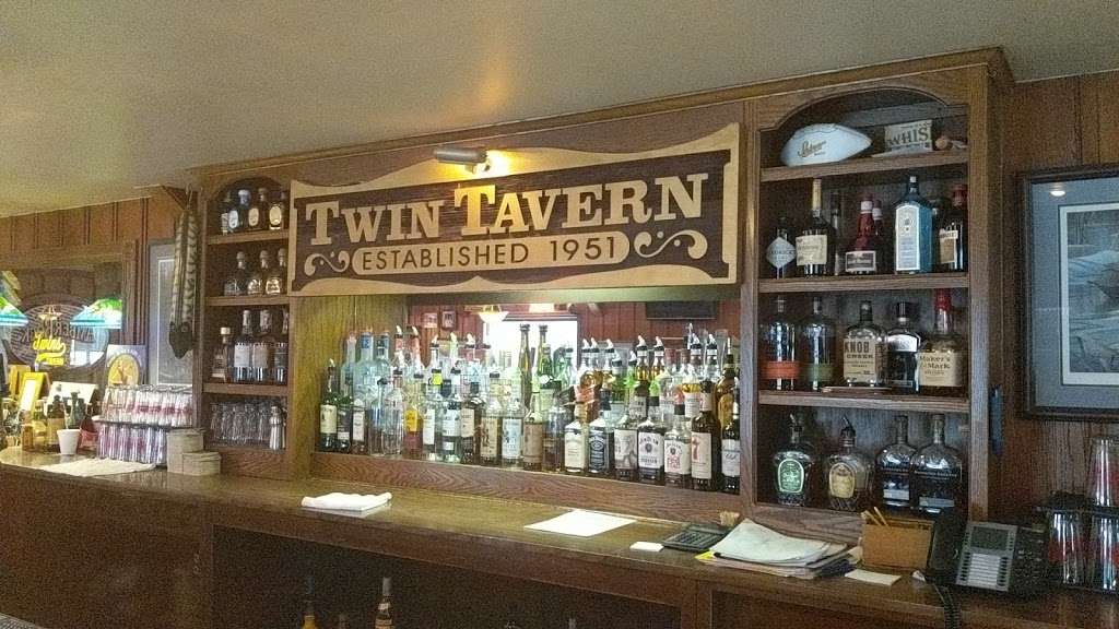 Twin Tavern | 1028 S 4th St, DeKalb, IL 60115, USA | Phone: (815) 758-7378