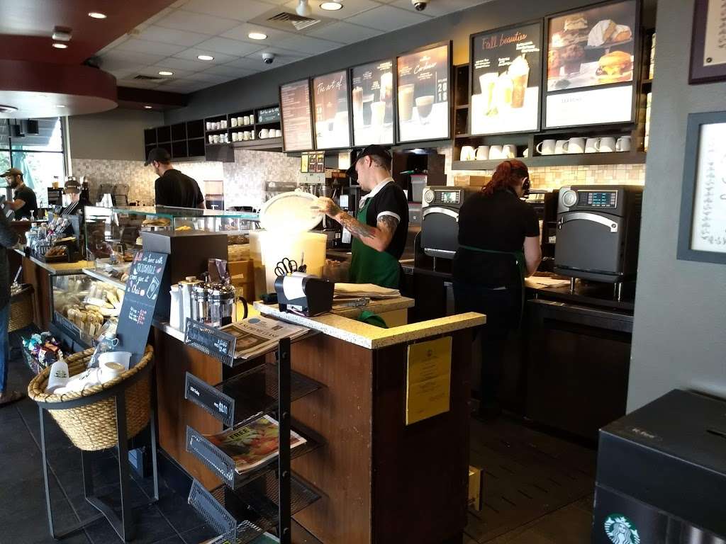 Starbucks | 125 Riverton Commons Plaza, Front Royal, VA 22630, USA | Phone: (540) 635-4679