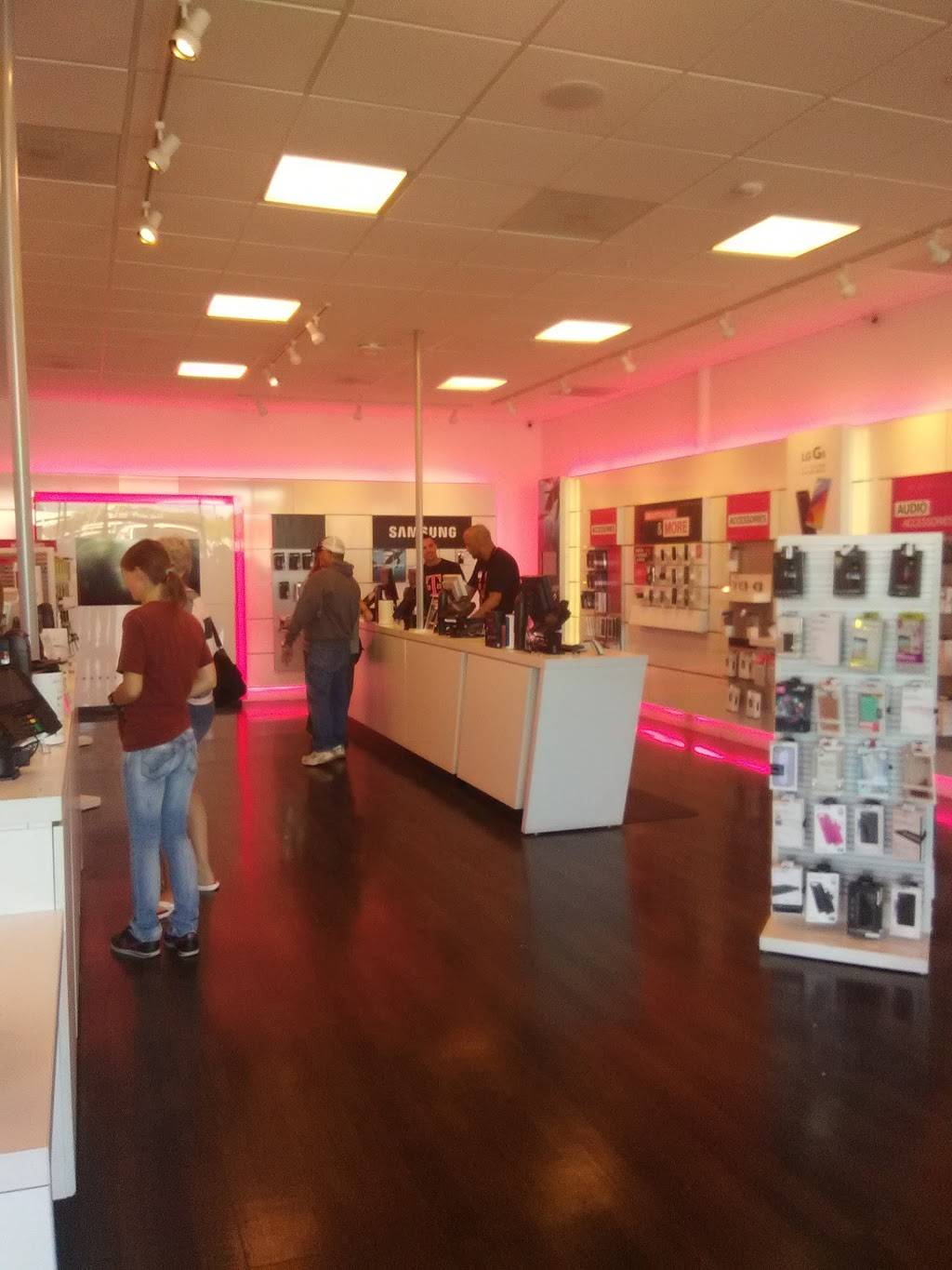 T-Mobile | 6970 E 22nd St Ste 120, Tucson, AZ 85710, USA | Phone: (520) 514-5018