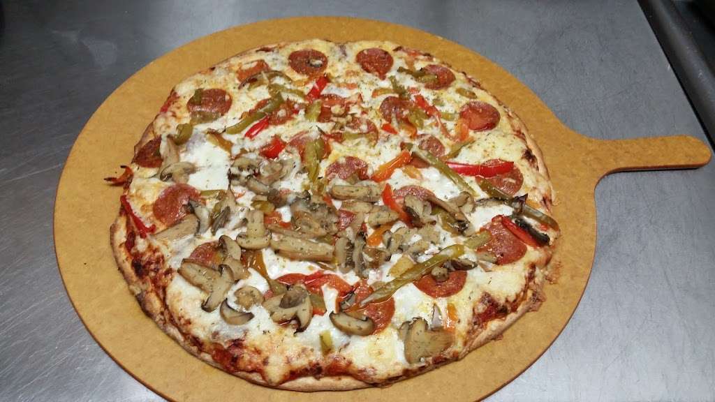 The Station Pizzeria | 151 N Glenwood Ave, Glenwood, IL 60425, USA | Phone: (708) 758-6110