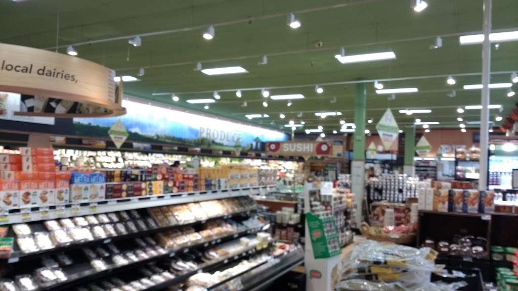 Super Foodtown of Croton | 2005 Albany Post Rd, Croton-On-Hudson, NY 10520, USA | Phone: (914) 984-5126