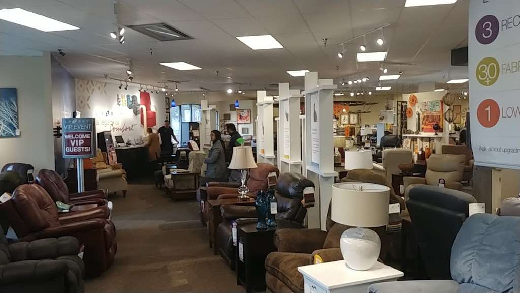 La-Z-Boy Home Furnishings & Décor | 4030 US-1, Monmouth Junction, NJ 08852, USA | Phone: (732) 951-9000