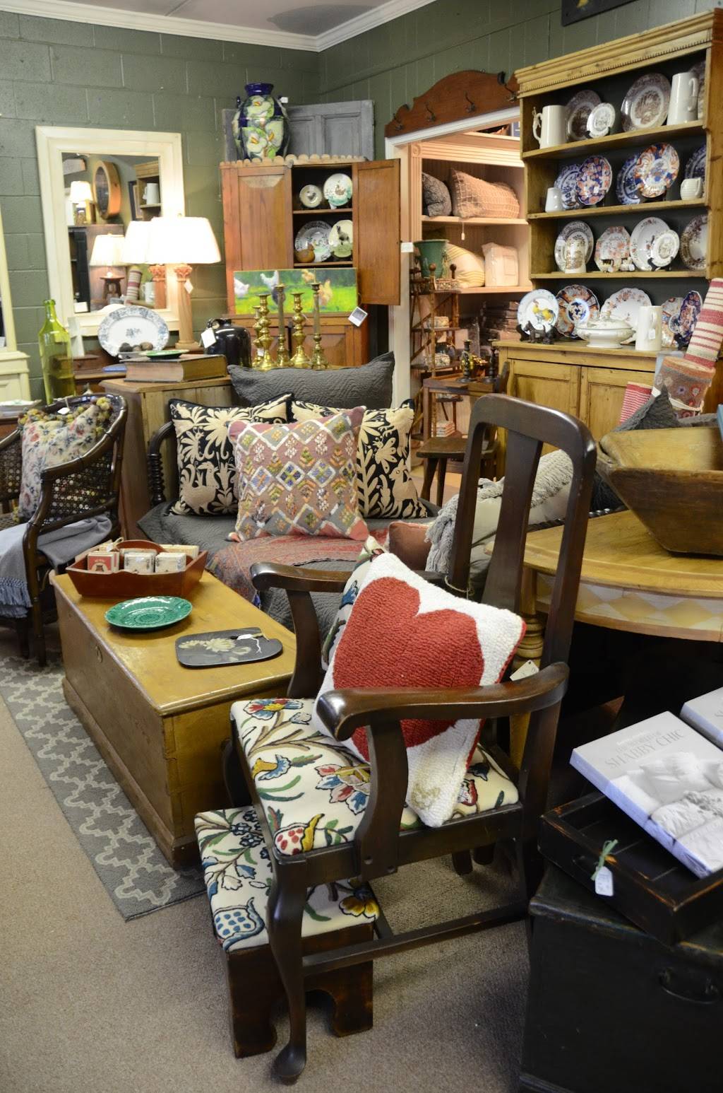 Pembroke Antiques | 6610 TN-100, Nashville, TN 37205, USA | Phone: (615) 353-0889