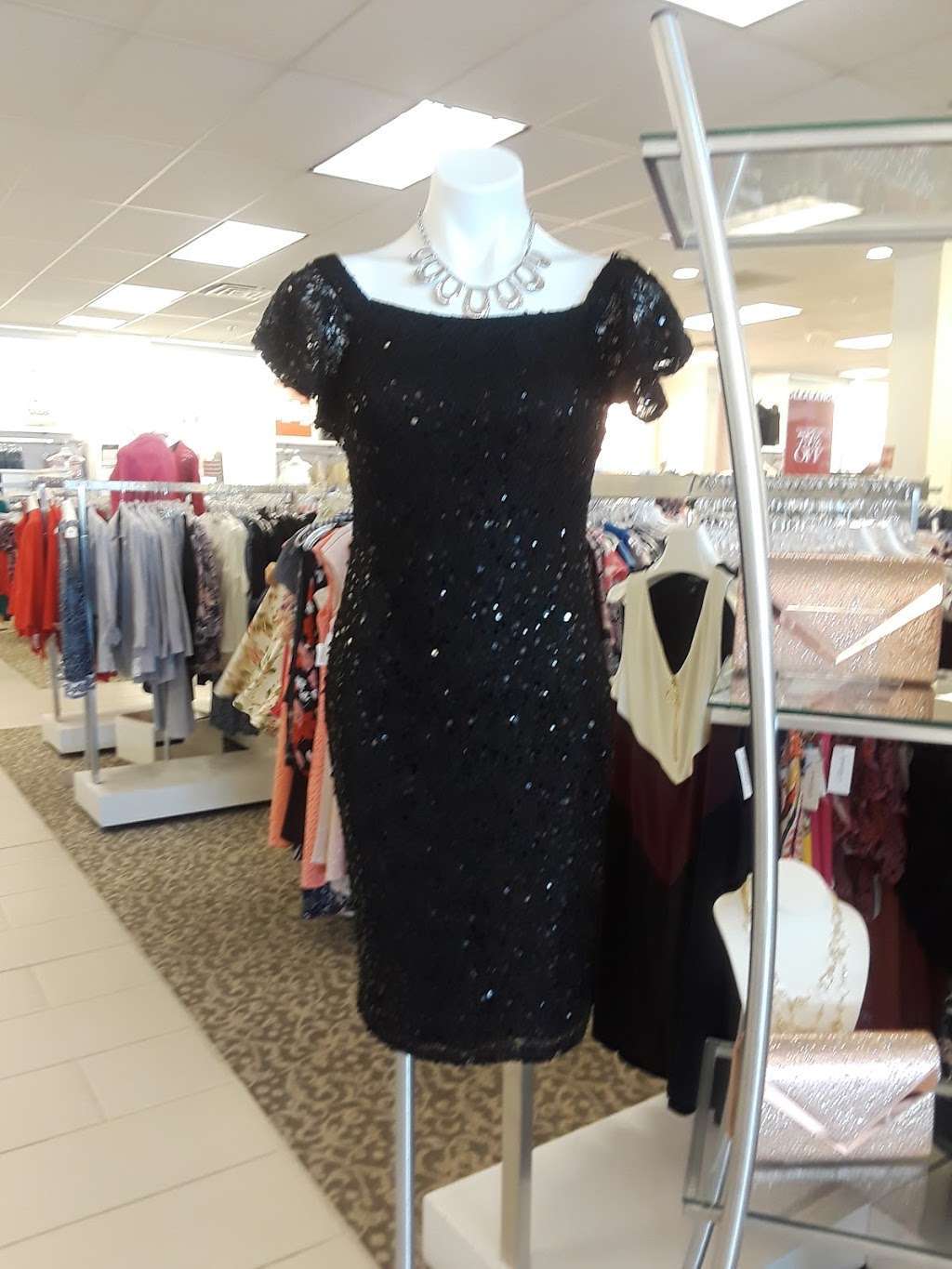 dressbarn | 1525 US-41, Schererville, IN 46375, USA | Phone: (219) 865-9868