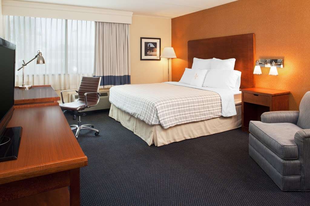 Four Points by Sheraton Chicago OHare Airport | 10249 W Irving Park Rd, Schiller Park, IL 60176, USA | Phone: (847) 671-6000