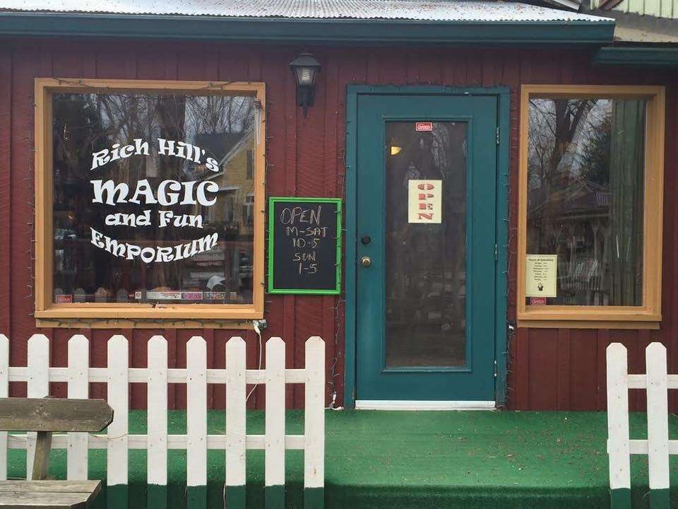 Rich Hills Magic and Fun Emporium | 75 S Jefferson St #14, Nashville, IN 47448, USA | Phone: (812) 720-7029