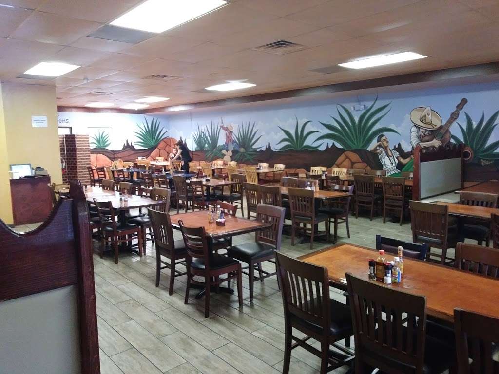 Los Magueyes Mexican Grill | 346 Shopping Center Dr, Wildwood, FL 34785 | Phone: (352) 399-2987