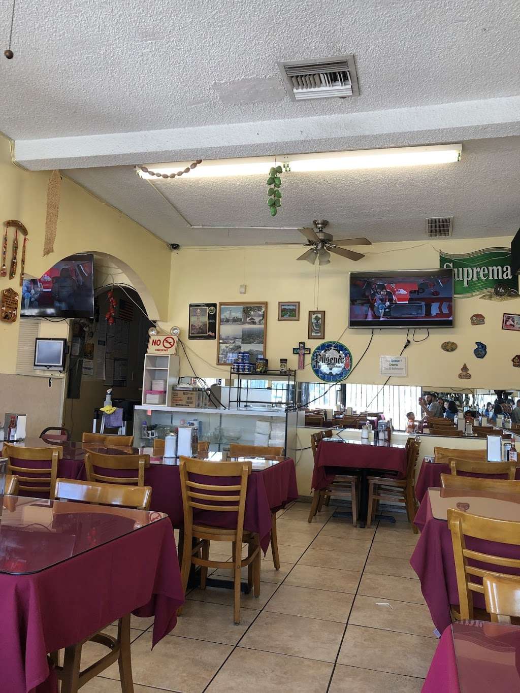 Izalco Restaurant | 10729 Burbank Blvd, North Hollywood, CA 91601, USA | Phone: (818) 760-0396