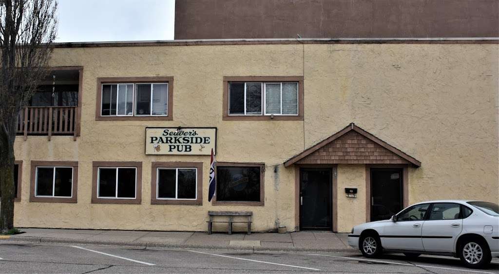 Seavers Parkside Pub | 103 N 2nd St, Delavan, WI 53115, USA | Phone: (262) 725-7557