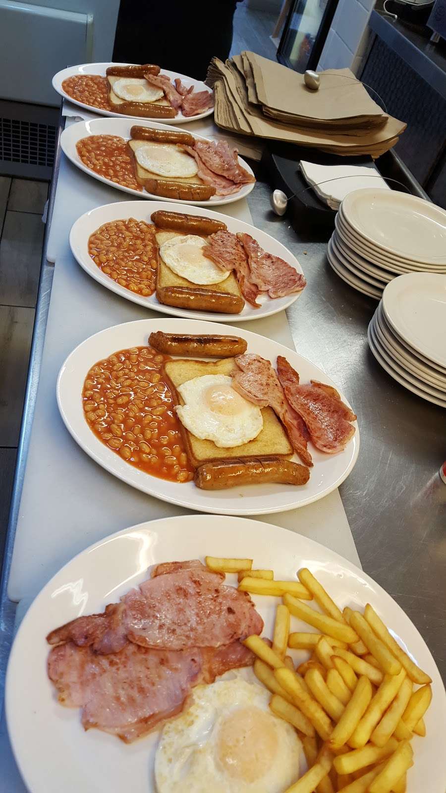 Kennys Cafe | 200 Rochester Rd, Gravesend DA12 4TY, UK