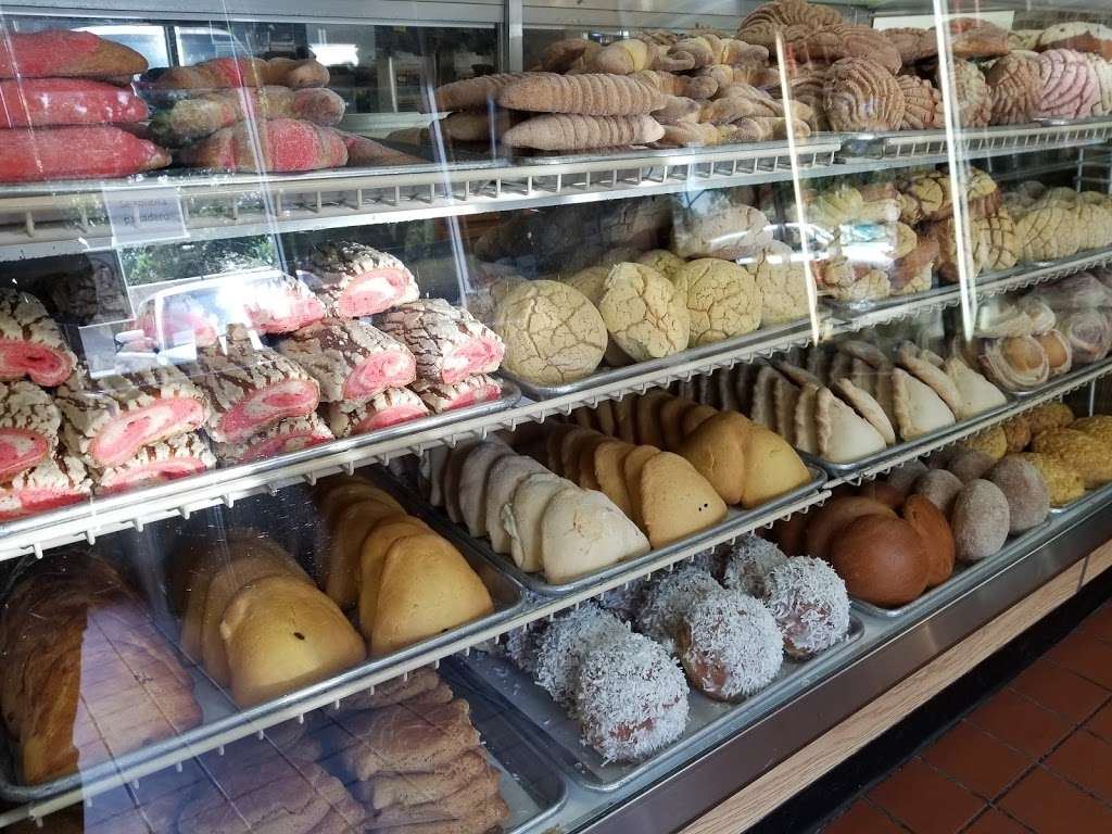 Panaderia Ortiz | 3826 Seven Trees Blvd # 500, San Jose, CA 95111, USA | Phone: (408) 225-5013