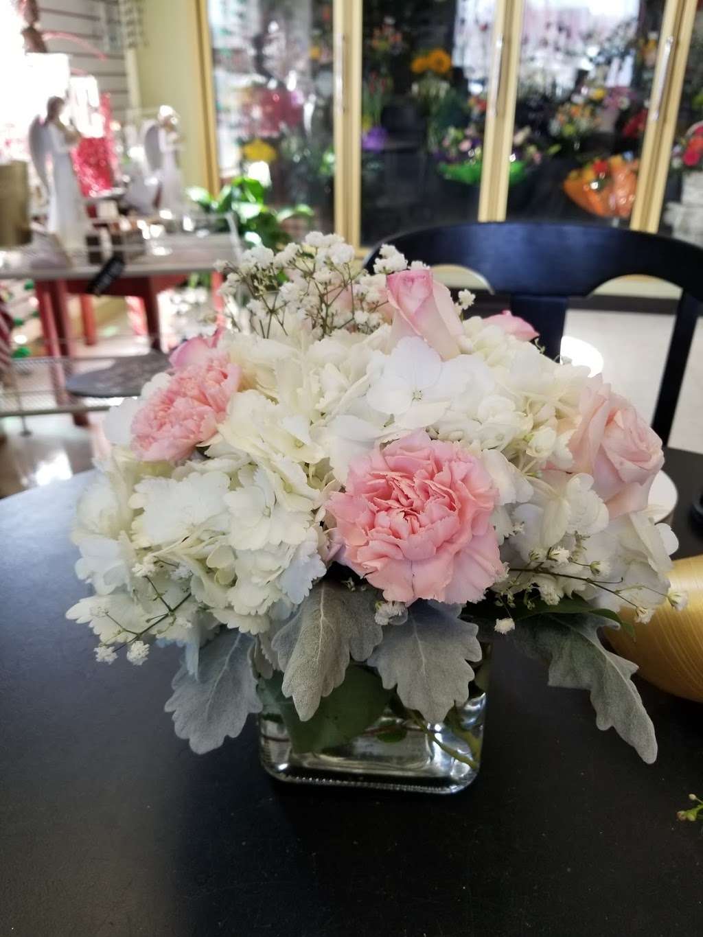 Hillside Florist & Gifts | 888 Main St, Woburn, MA 01801, USA | Phone: (781) 933-2636
