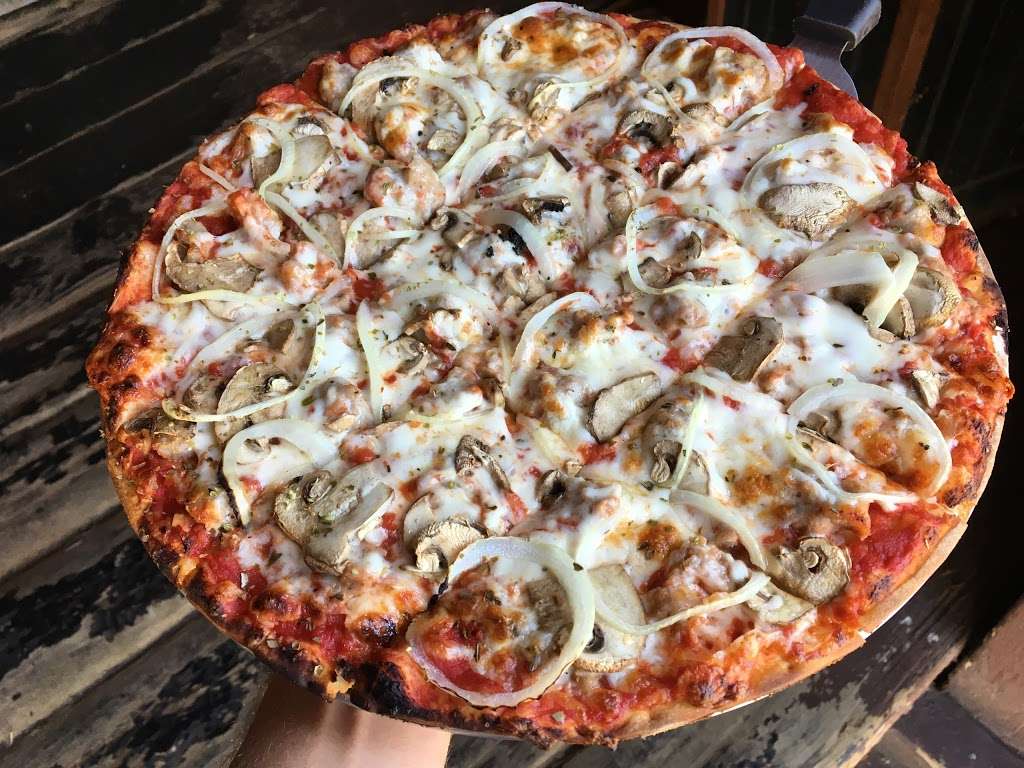 Bills Pizza & Pub | 624 S Lake St, Mundelein, IL 60060, USA | Phone: (847) 566-5380