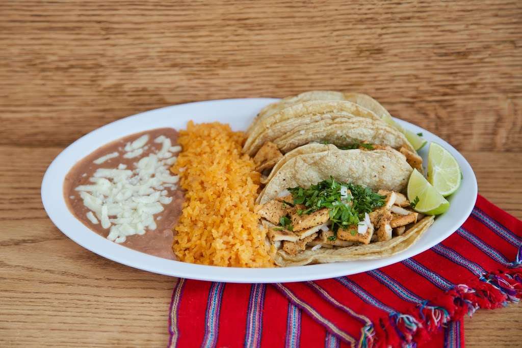 Sazón Cocina Mexicana | 910 W Glen Flora Ave, Waukegan, IL 60085, USA | Phone: (847) 249-0985