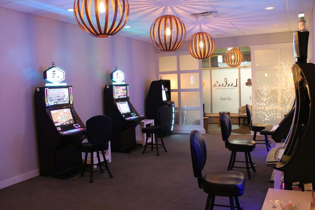 Lulus Video Gaming Cafe | 5423 W 127th St, Crestwood, IL 60445 | Phone: (708) 897-3150