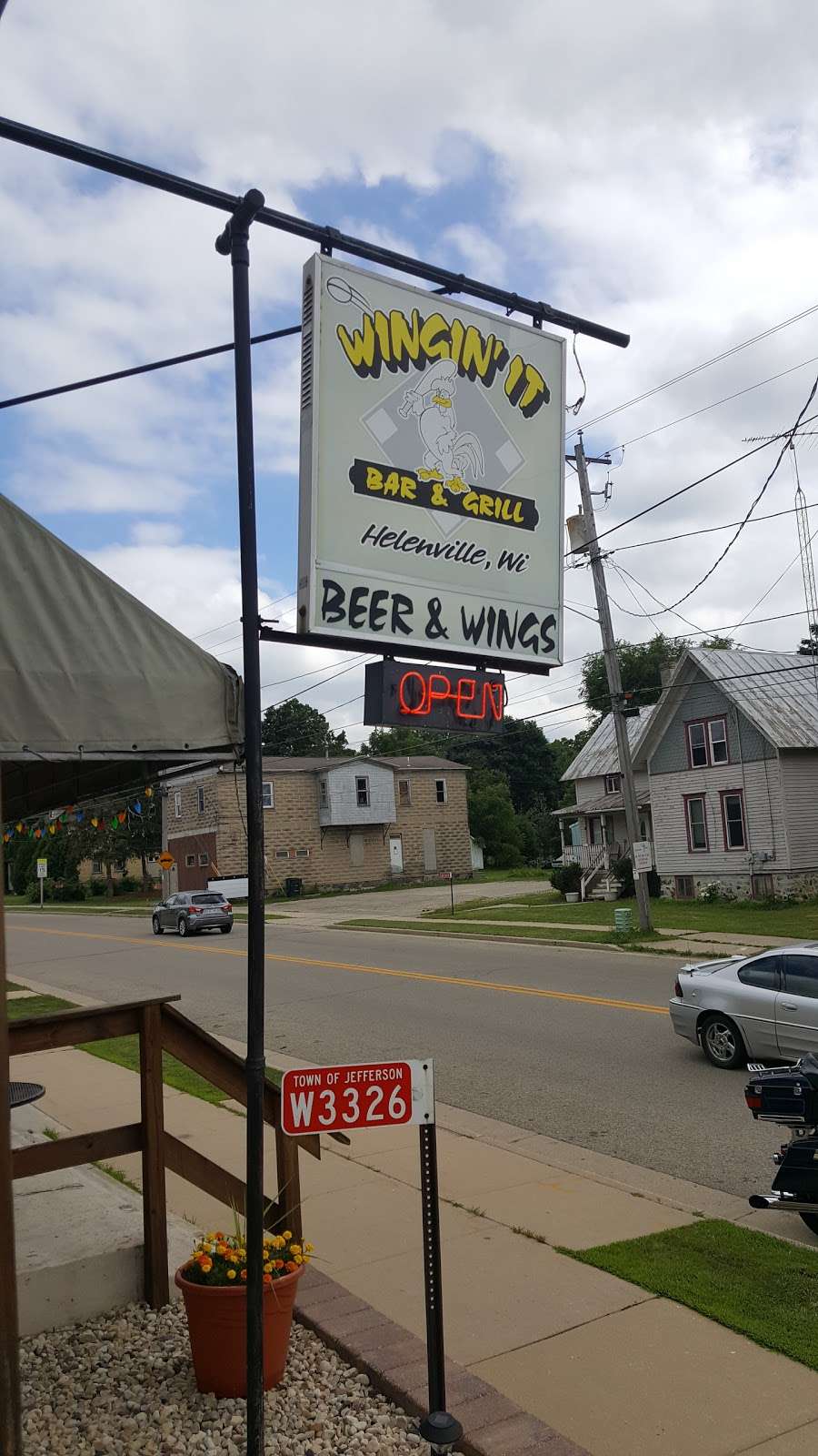 Wingin It | W3326 US-18, Helenville, WI 53137, USA | Phone: (920) 674-4114