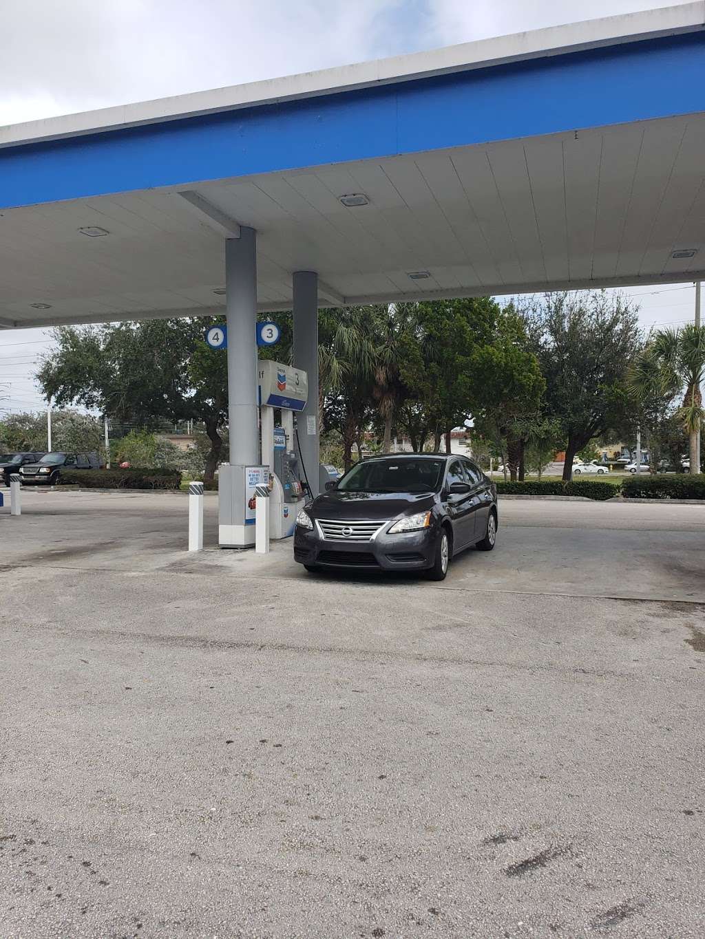 Chevron | 4051 Stirling Rd, Fort Lauderdale, FL 33314 | Phone: (305) 255-4145