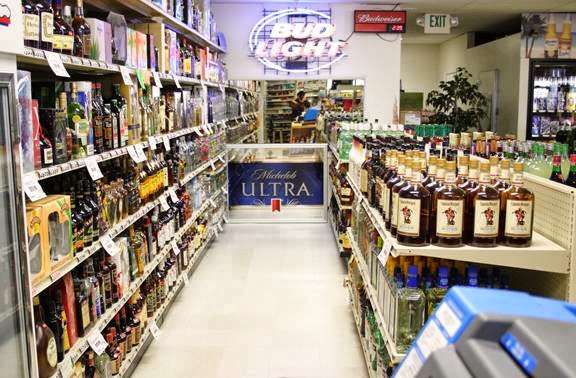 West Quincy Wine & Spirits | 3704 W Quincy Ave, Denver, CO 80236, USA | Phone: (303) 738-0188