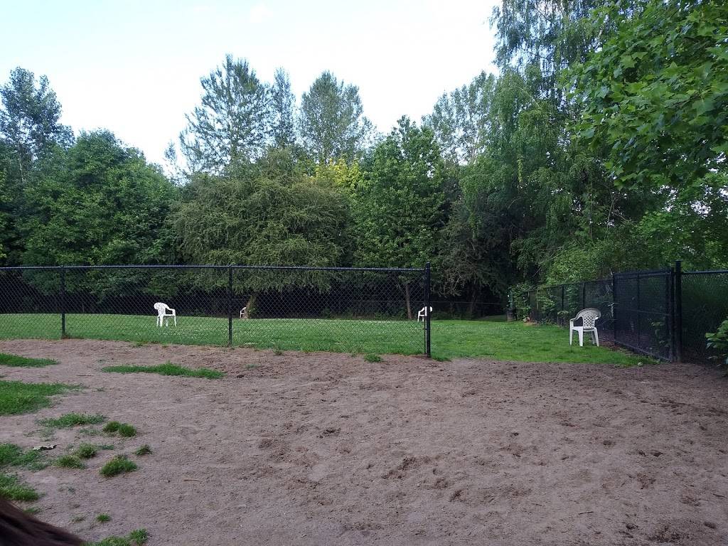 Summerlake Dog Park | 11450 SW Winter Lake Dr, Tigard, OR 97223, USA | Phone: (503) 639-4171