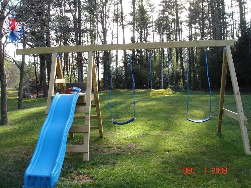 The Picnic Table Factory | 137 Rockingham Rd, Windham, NH 03087, USA | Phone: (603) 432-8734