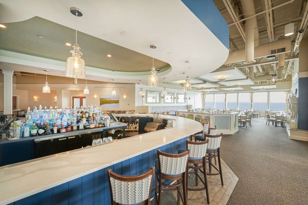 Seaglass Restaurant and Lounge | 4 Ocean Front N, Salisbury, MA 01952, USA | Phone: (978) 462-5800