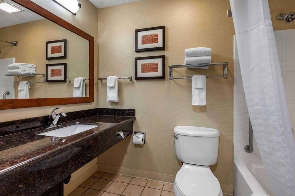 Comfort Inn & Suites Murrieta Temecula Wine Country | 41005 California Oaks Rd, Murrieta, CA 92562 | Phone: (951) 894-7227