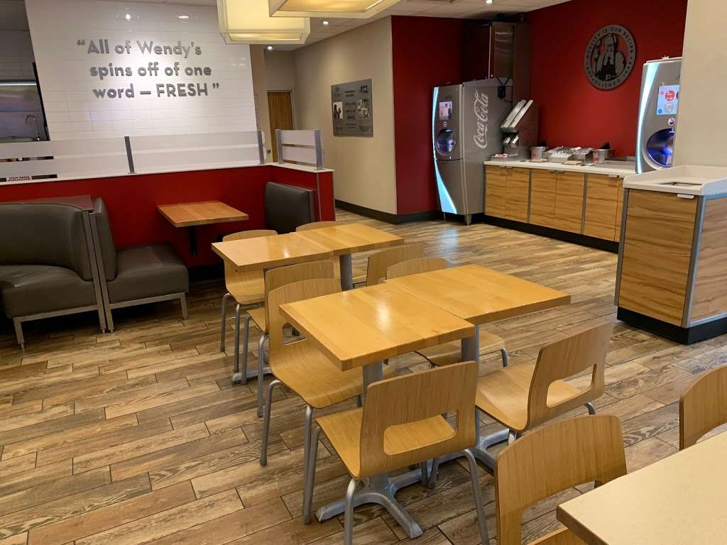 Wendys | 4140 W Belmont Ave, Chicago, IL 60641, USA | Phone: (773) 685-4093