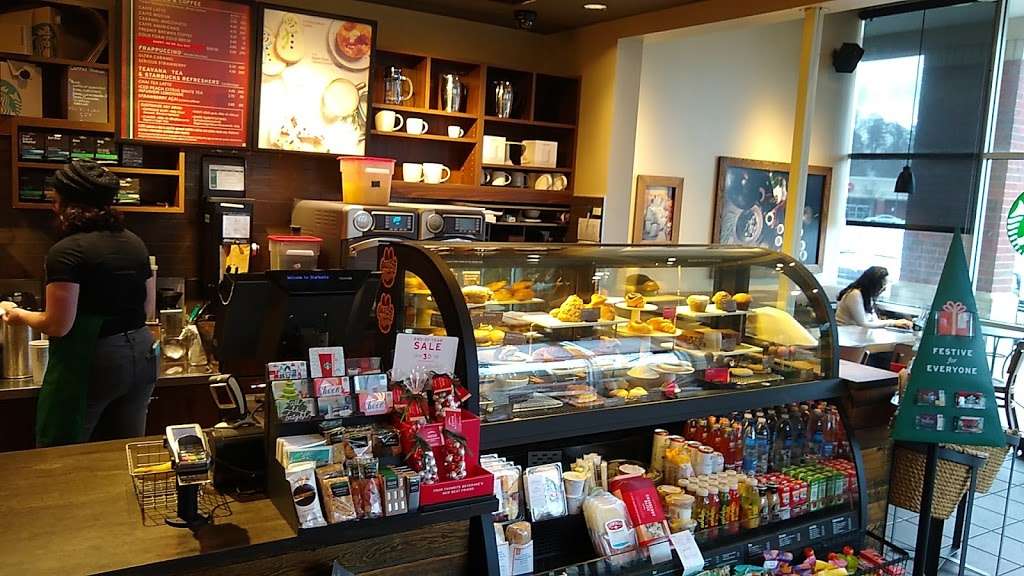 Starbucks | 4471 Cheshire Station Plaza, Space 15, Dale City, VA 22193 | Phone: (703) 730-0222