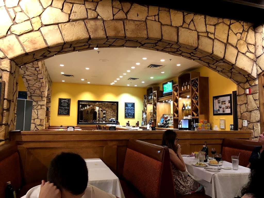 Romanos Macaroni Grill | 12148 S Apopka Vineland Rd, Orlando, FL 32836 | Phone: (407) 239-6676