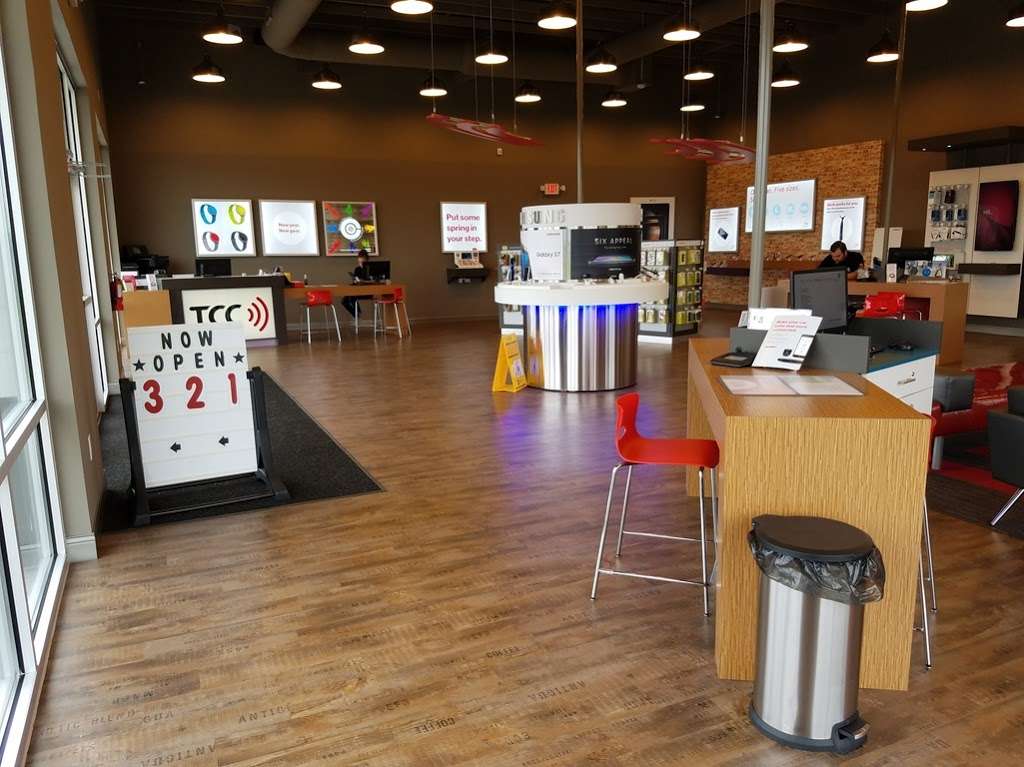 Verizon Authorized Retailer, TCC | 200 Flag Stone Dr, Martinsville, IN 46151 | Phone: (765) 349-0036