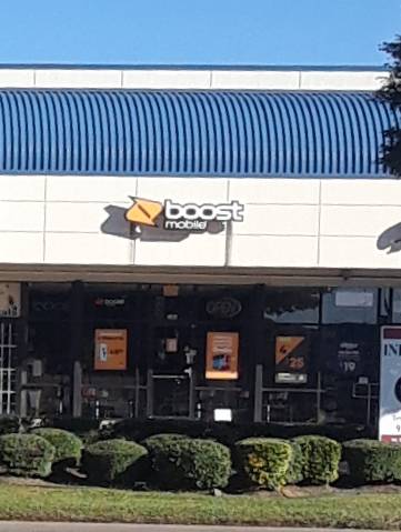 Boost Mobile | 1102 W Pioneer Pkwy #106, Grand Prairie, TX 75051, USA | Phone: (972) 352-5933