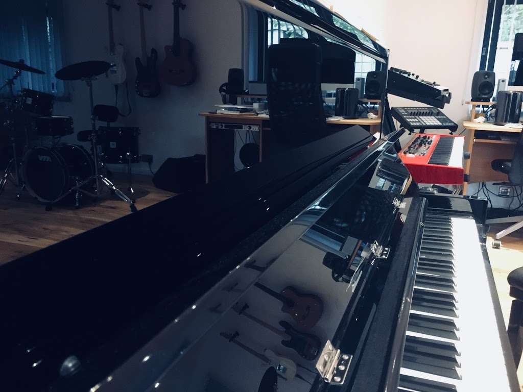 Promenade Recording Studios | 15A Park Ave, Potters Bar EN6 5EN, UK | Phone: 07858 464347