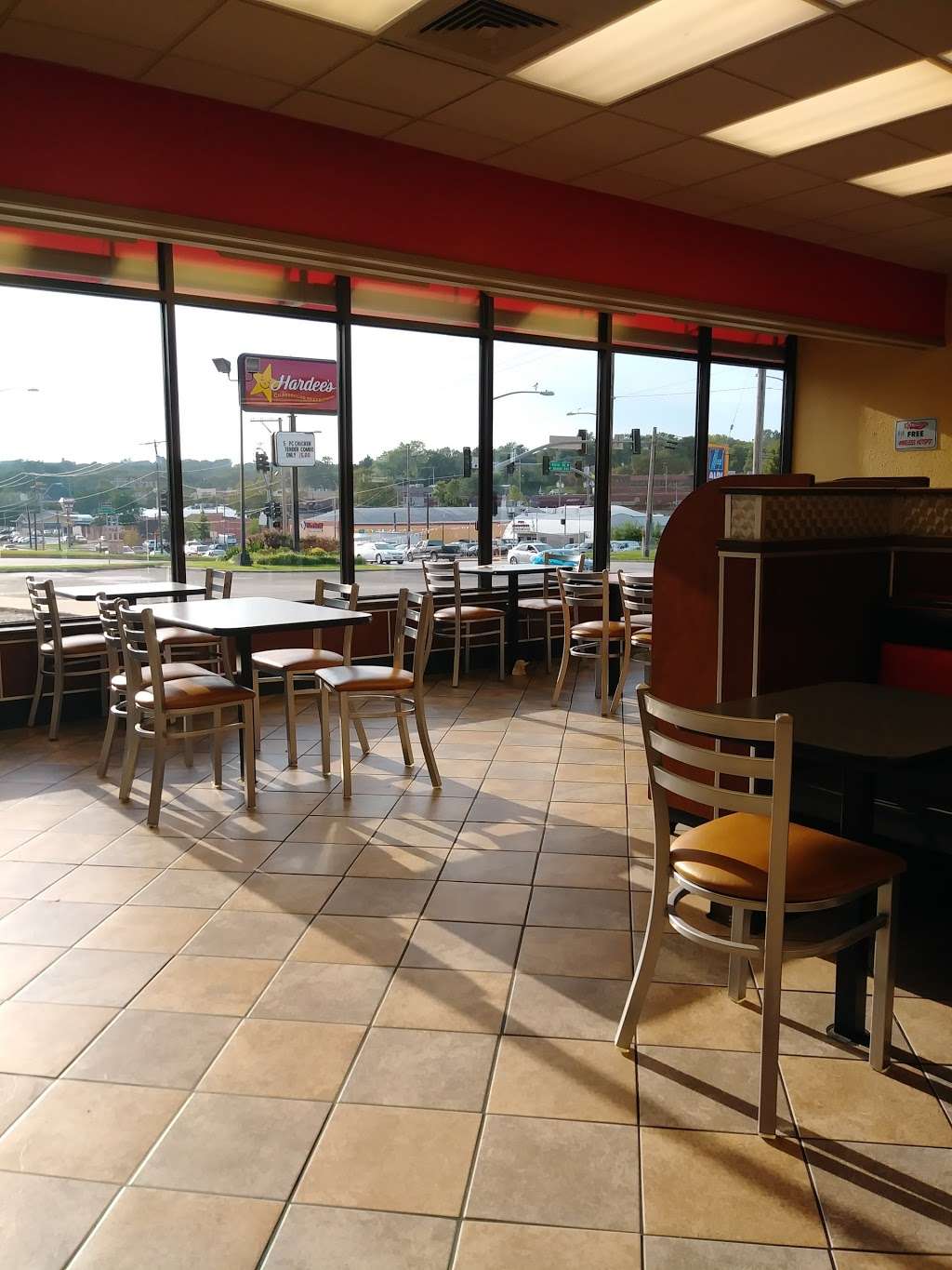 Hardees | 6323 Independence Ave, Kansas City, MO 64125, USA | Phone: (816) 231-2272