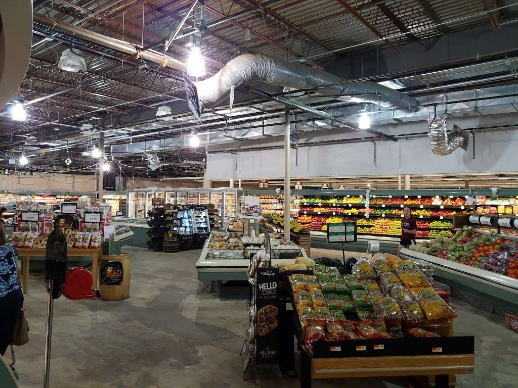 Caraluzzis Bethel Food Market | 98 Greenwood Ave, Bethel, CT 06801, USA | Phone: (203) 748-3547