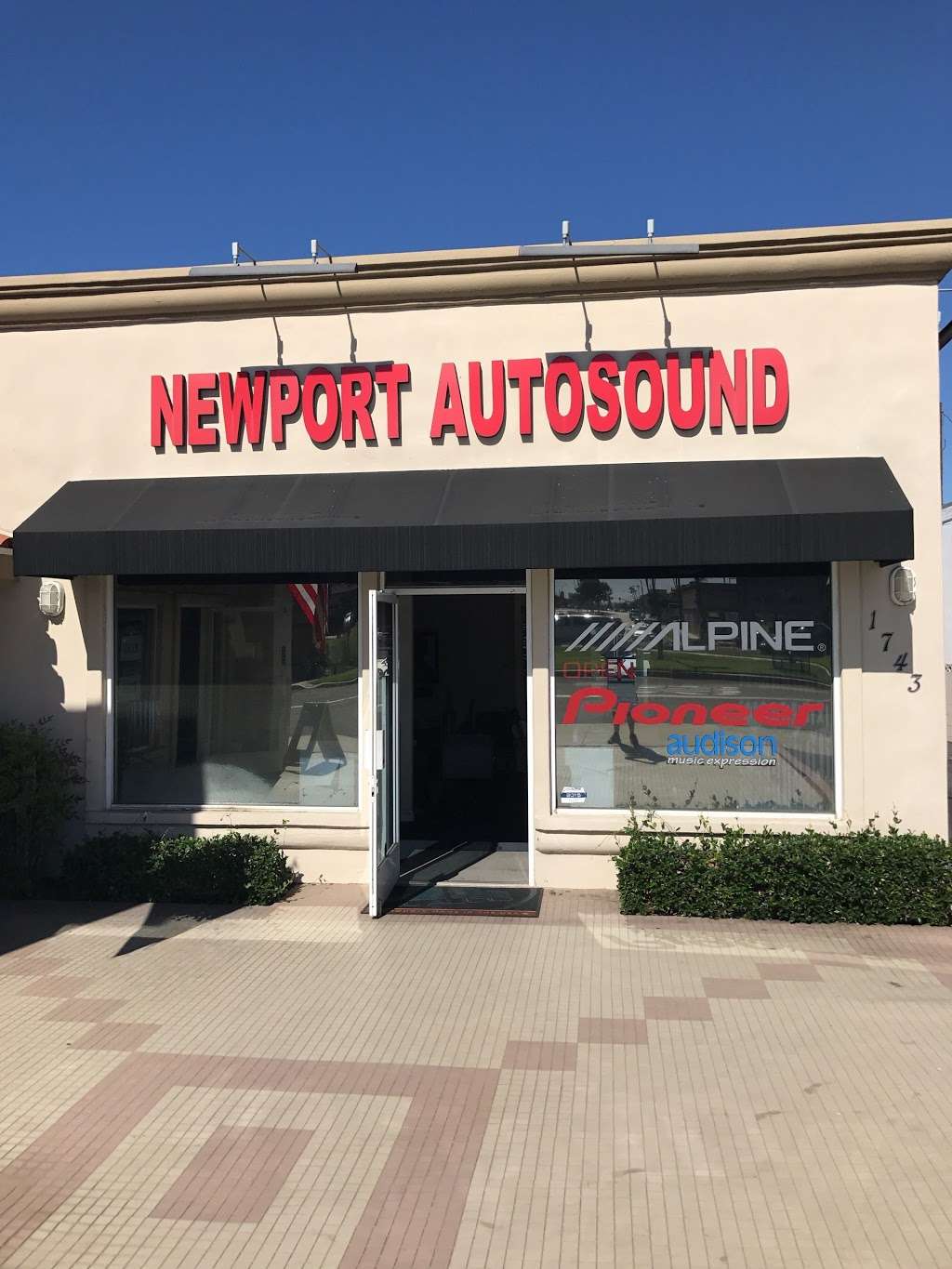 Newport Auto Sound | 1743 Newport Blvd # A, Costa Mesa, CA 92627, USA | Phone: (949) 548-1160