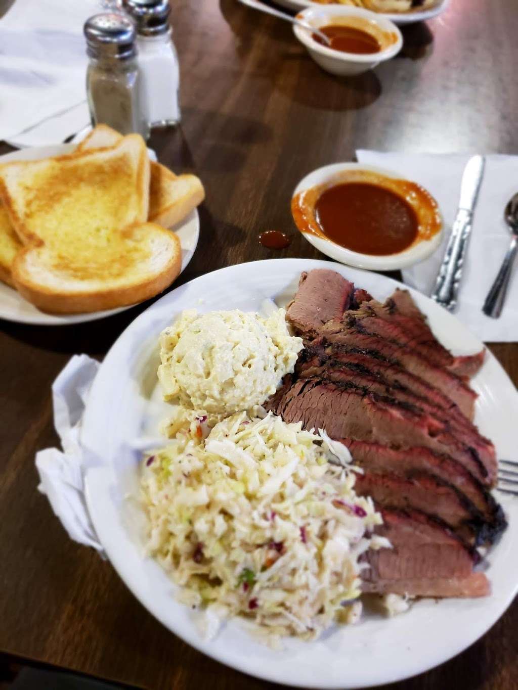 Old Hickory Inn Barbecue | 3334 FM 1092 Rd #400, Missouri City, TX 77459, USA | Phone: (281) 499-8904