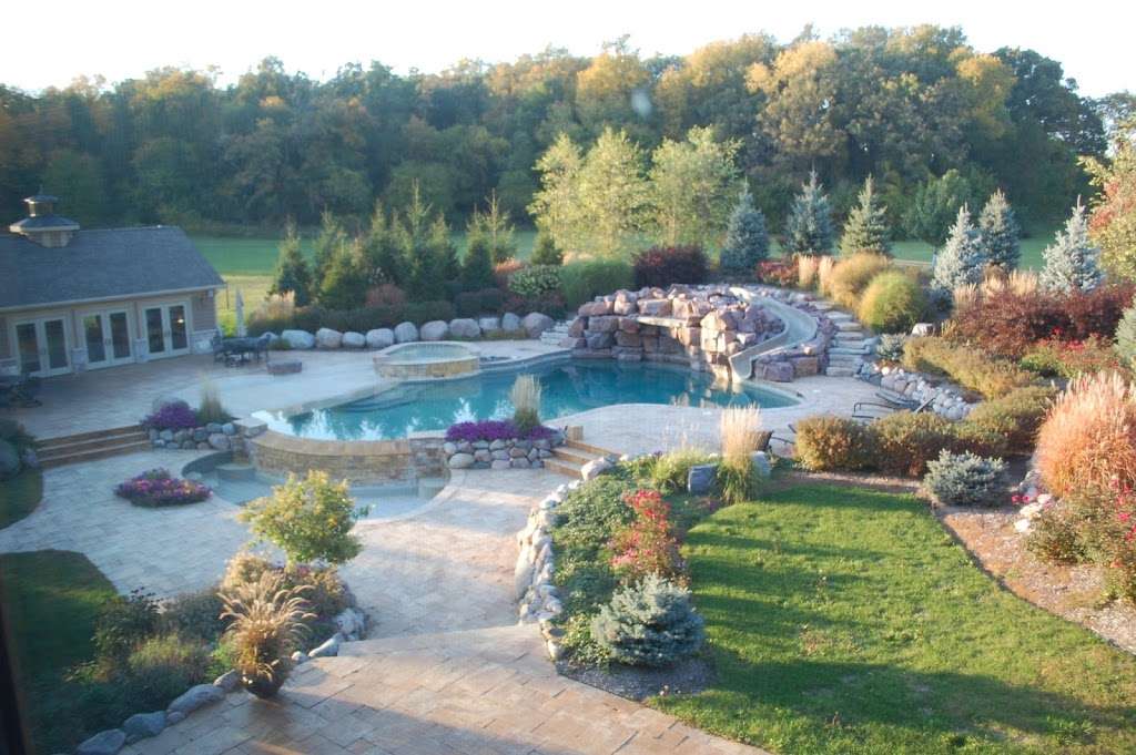 Stonetree Landscapes Inc | 1517 IL-47, Woodstock, IL 60098, USA | Phone: (815) 337-8200