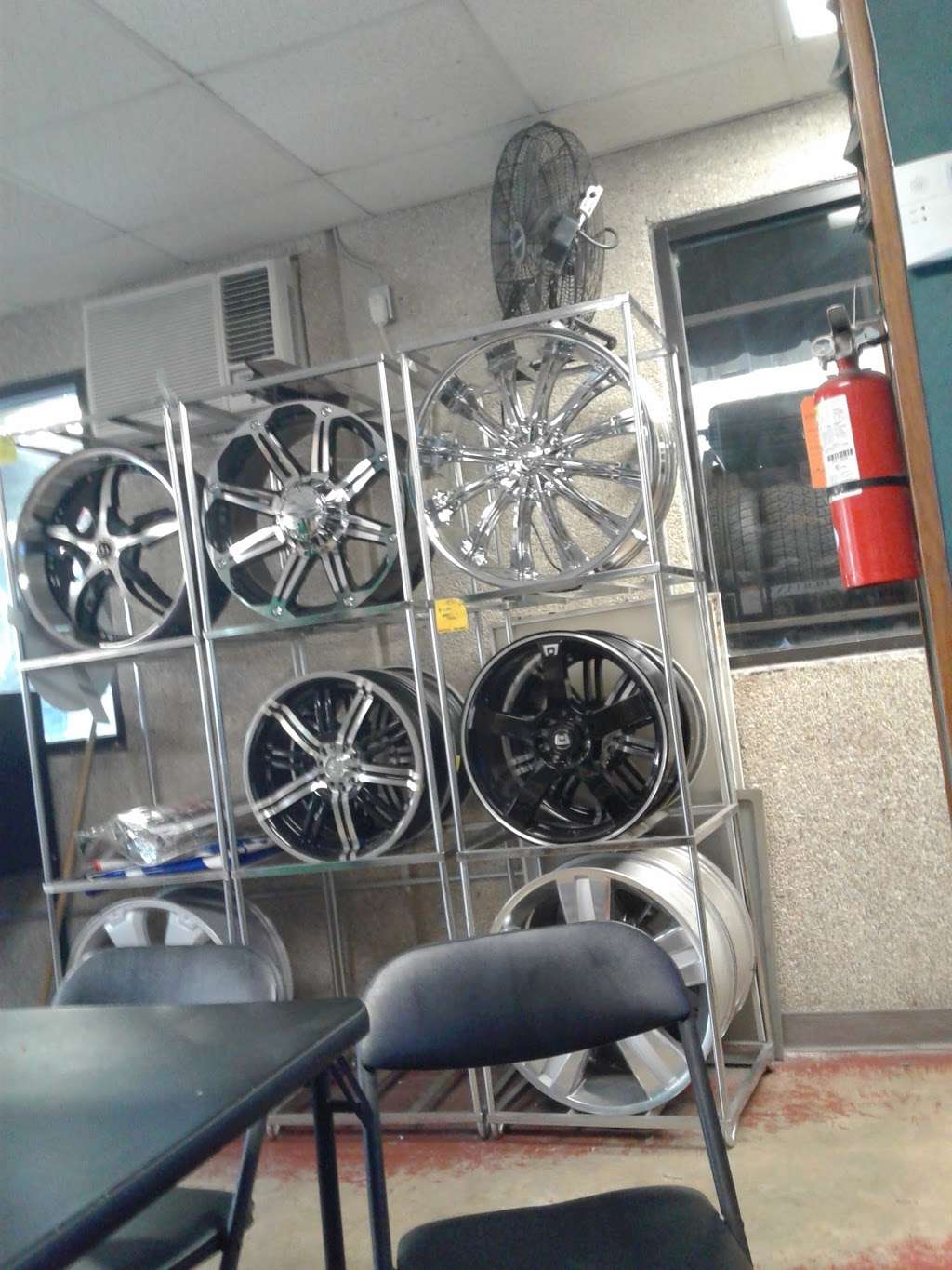 Soto Auto & Tire | 6248 Montgomery Dr, San Antonio, TX 78239, USA | Phone: (210) 396-7075